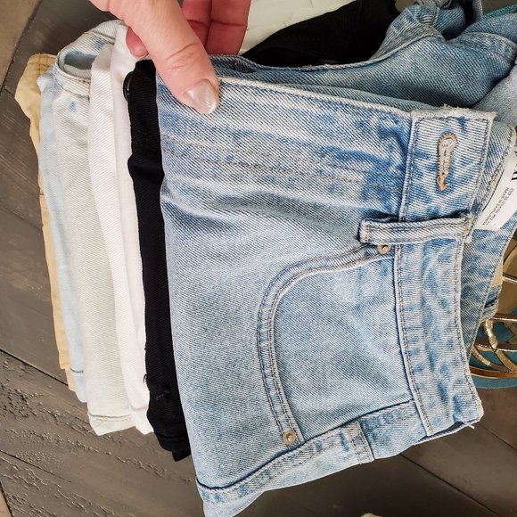 Shorts - Picture 1 of 3